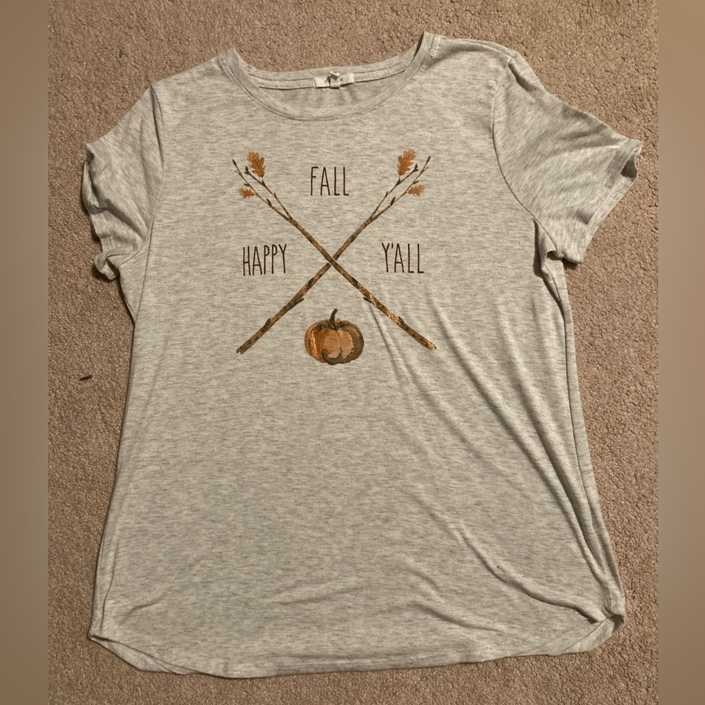 Medium Maurices Happy Fall Y’all graphic tee